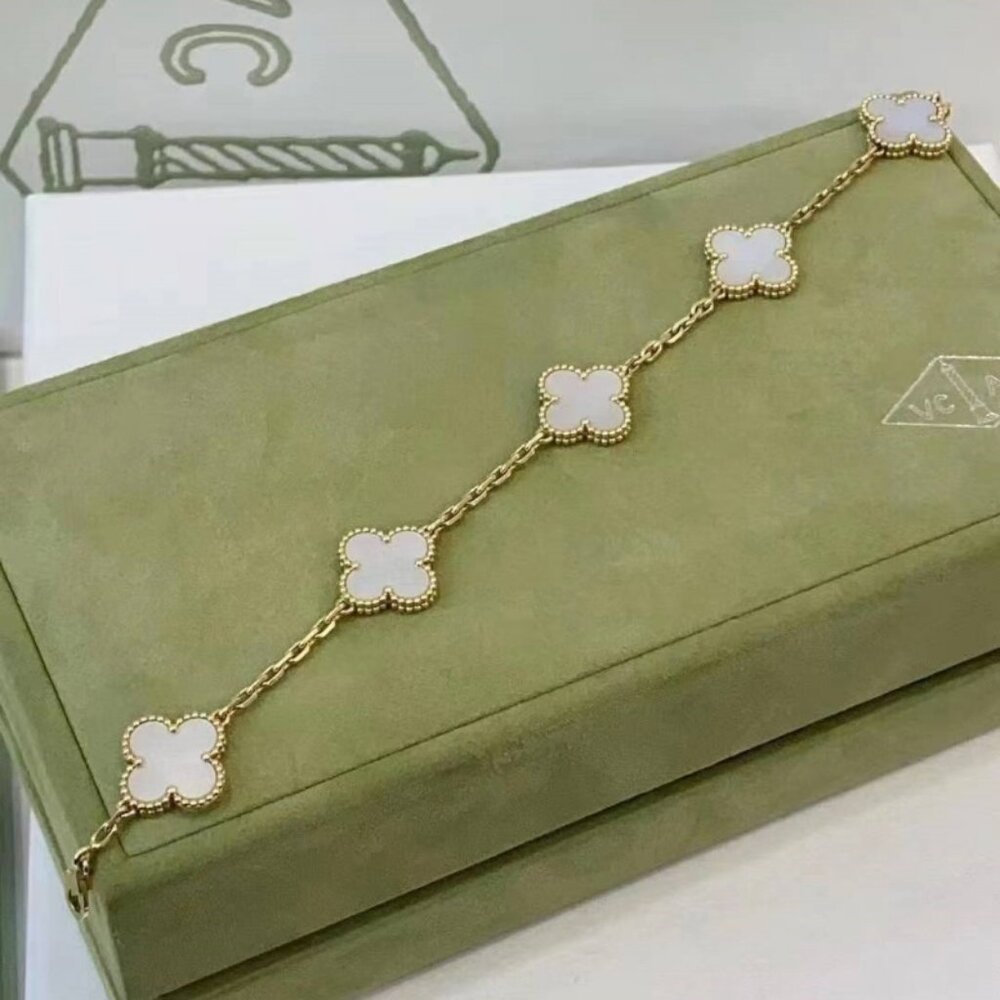 Van Cleef & Arpels classic white bracelet